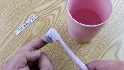 小苏打刷牙对牙齿有害吗?受到哪些影响?如何解决?