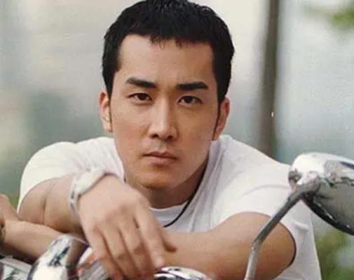 宋承宪整容了吗?脸上都动了哪些部位?来看对比照