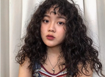 头发稀少适合什么样的发型？几款时尚大气的流行发型！既显发量又修饰脸型！