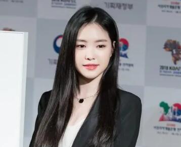apink孙娜恩整容了吗？前后对比图分享！点进来看