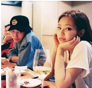 YG回应权志龙JENNIE恋情曝光?被称俩人已恋爱一年?公司正式作出回应~