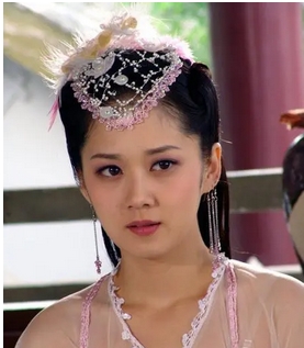 张娜拉童颜美女照片曝光!张娜拉生活中的一面是怎样的!维持秘诀是什么?