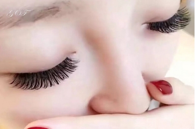 接睫毛哪种款式好看？接睫毛之后需要多久能恢复？好看又自然~ 
