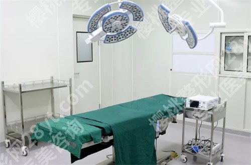 吴焱秋个人资料，分享坐诊医院简介，附更新价格表