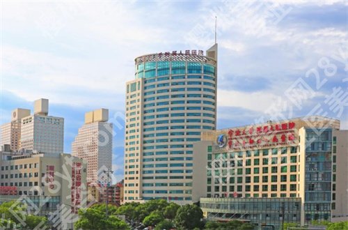 宁波假体隆胸哪家好?公立医院等你来看,可收藏起来