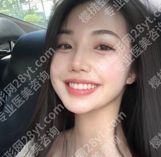 上海华东医院牙齿种植价格贵不贵？人气医生名单+价目表更新！