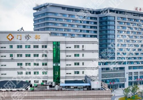 弋矶山医院口腔科许亮医生怎么样？医生介绍、口碑点评、明星项目及案例鉴赏