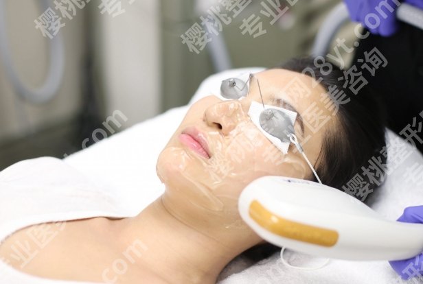 光子嫩肤多久做一次合适？有的三周一次，有的半年一次，谁对谁错？
