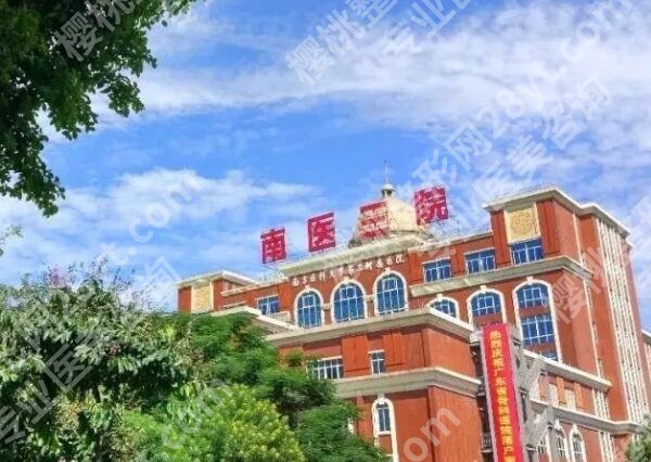 南医三院隆胸专家排名哪个好？选对专家美胸无忧