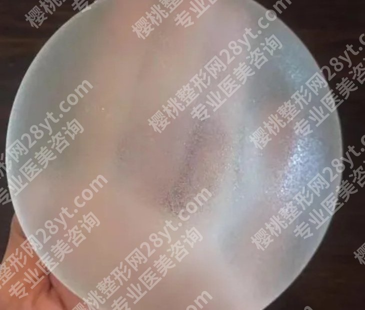 伊思雅假体隆胸效果怎么样？小A到大C，只差一个伊思雅