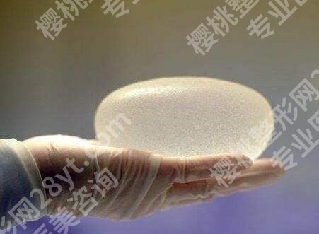 魔滴假体和英格曼哪一个好？实测哪款手感真+2025年隆胸选款避坑指南