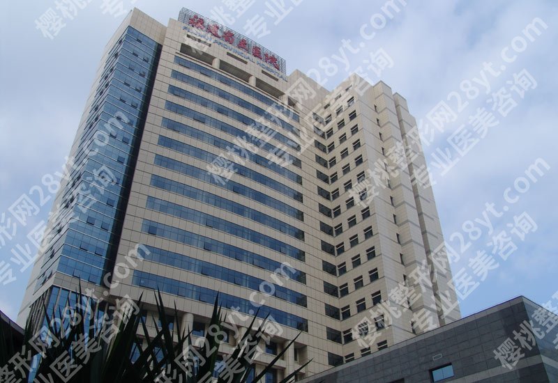 福州植发正规医院排名大公开！2025年全新版指南助你告别秃然烦恼