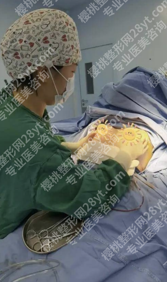 九院隆胸挂什么科？只挂这1个科！别被“相似科室”绕晕