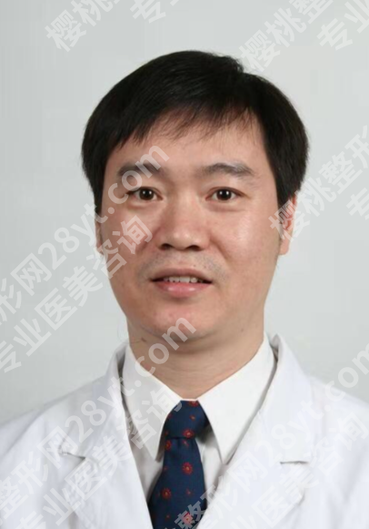 靳小雷在哪家医院？八大处颅颌面全揭秘，附出诊+案例+预约攻略