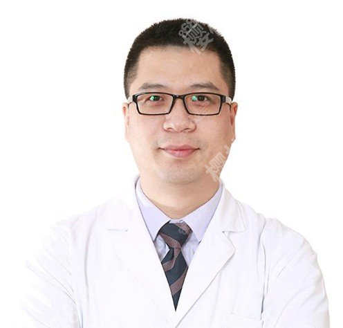 北京穆大力医生隆胸怎么样？八大处名医+双平面技术，自然动感不踩坑
