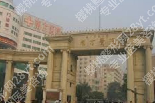 南方医院假体隆胸价格,假体品牌不同,价格差距有多大?